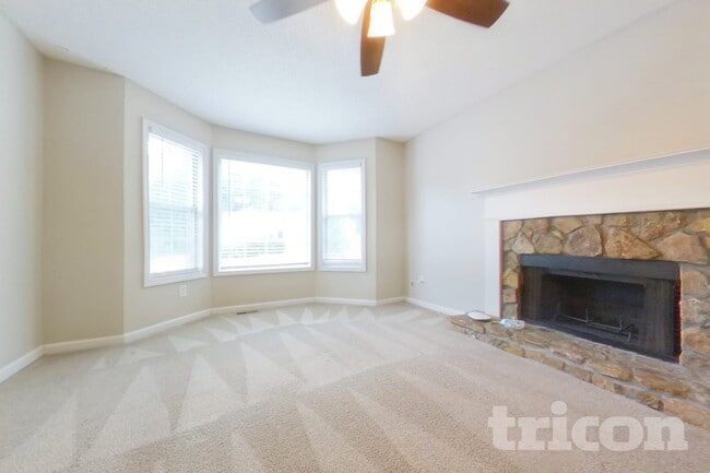 Building Photo - 113 Ivy Brook Dr