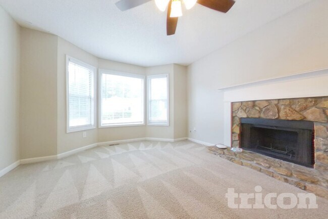 Foto del edificio - 113 Ivy Brook Dr