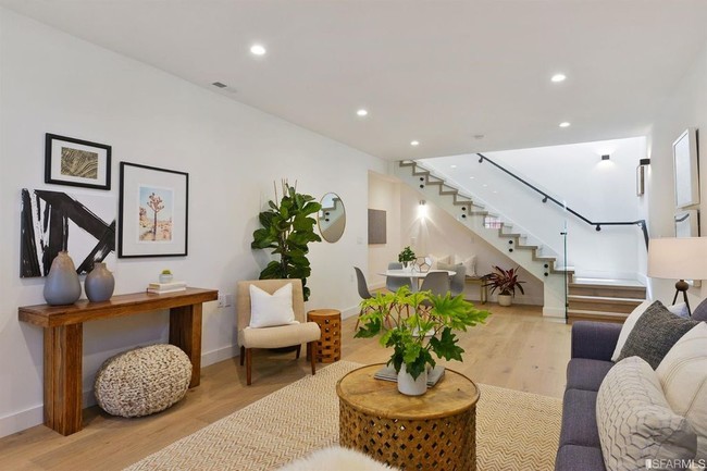 Foto del edificio - 814 Persia Ave