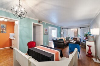 Building Photo - 7575 Katy Fwy