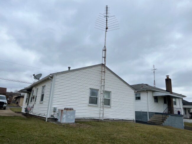 Foto del edificio - 1004 Warren Ave