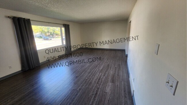 Foto del edificio - Spacious 3BD/2BA Duplex with Garage in Prime West End Location!