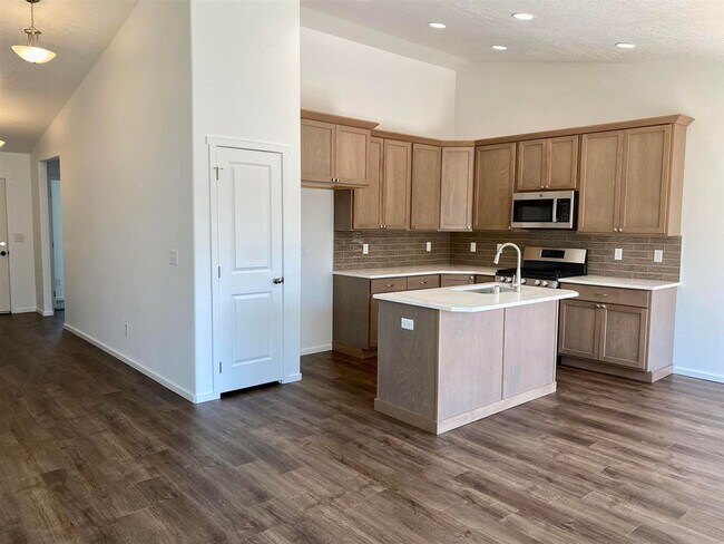 Foto del edificio - Stunning 3 Bed, 2 Bath Rancher in Airway Heights!