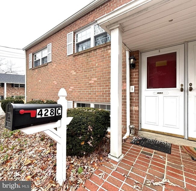 Building Photo - 428 Montemar Ave