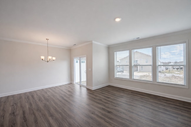 Building Photo - Hendersonville Townhouse
