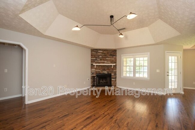 Building Photo - 1018 Sugar Mill Dr