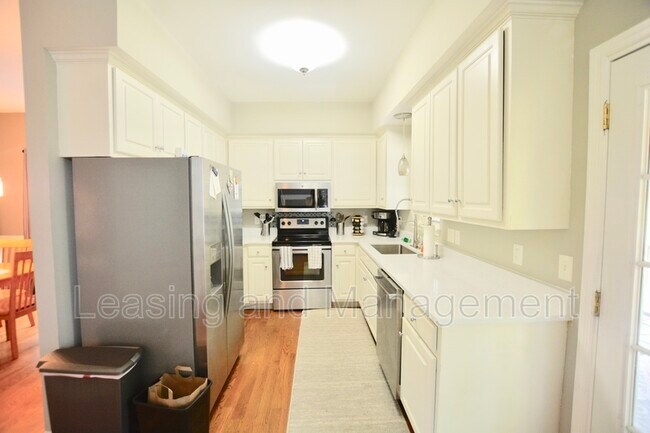 Foto del edificio - 813 Harbor Pl Dr