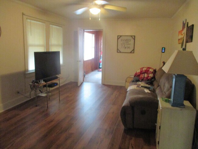 Building Photo - 1591 Highway 24 Newport, NC 28570