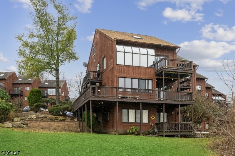 1 Onuma Ct, Vernon Township, NJ 07462 Townhome Rentals in Vernon Township NJ