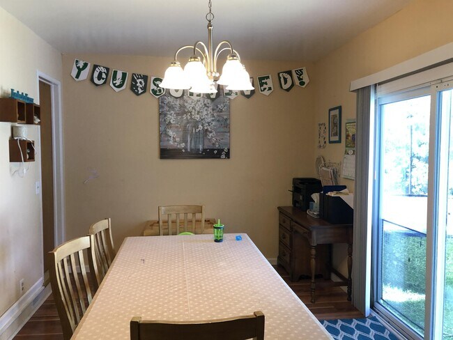 Foto del edificio - 4161 Woodcreek Ln