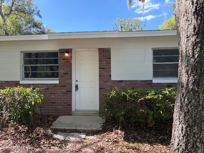 Foto del edificio - Newly Renovated 2 Bedroom Duplex in Maitland Available Now! Modern Finishes!
