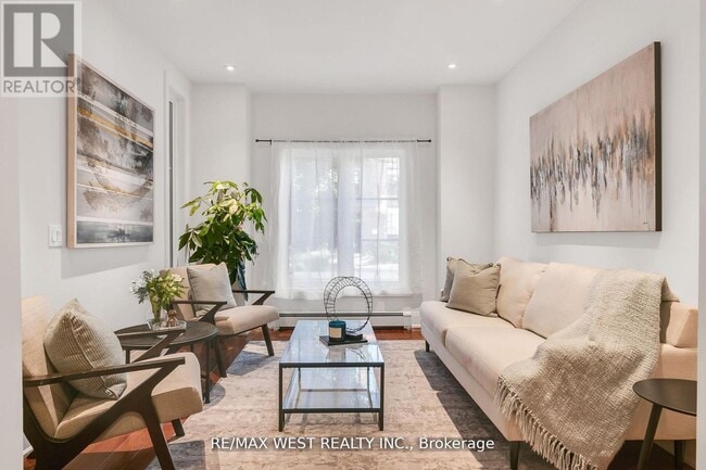 Photo du bâtiment - 414 Clendenan Ave