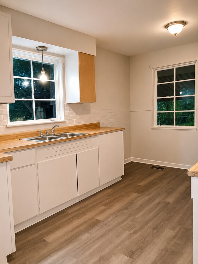 Building Photo - Move-In Ready 3BR/2BA Home in South Jackson | Fresh Updates & Spacious Living