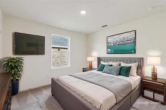 Foto del edificio - 14119 Donahue St