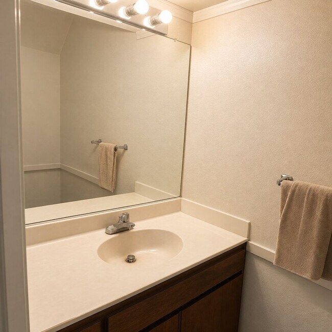 Foto del edificio - 3 bed/1.5 bath townhouse in Cotati