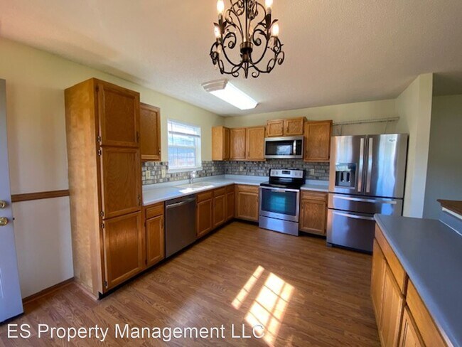 Building Photo - 3 br, 2 bath House - 7396 Grandview Dr.