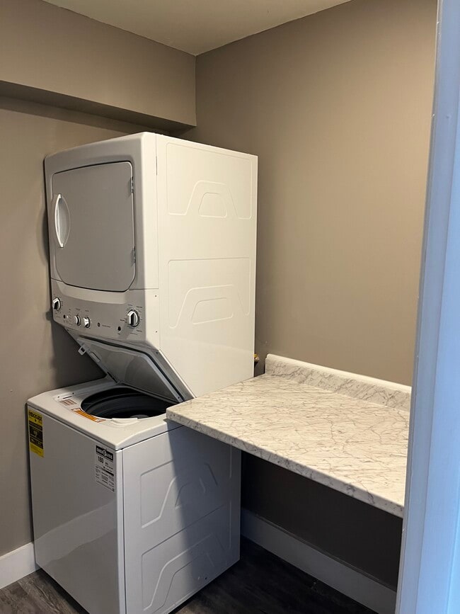 Building Photo - Covington Place