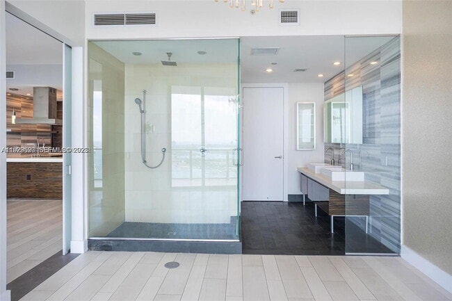 Building Photo - 1100 Biscayne Blvd