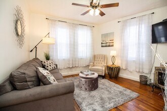 Building Photo - 191 Kent St