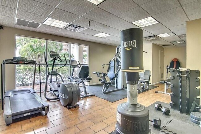 Foto del edificio - 1600 SE 15th St