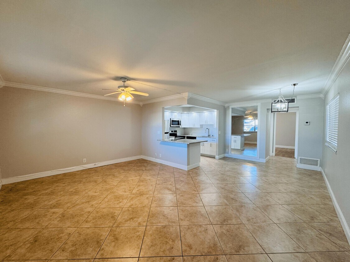 Foto principal - 602 Saxony Ln