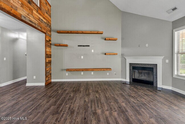 Building Photo - 102 Gabriels Wy