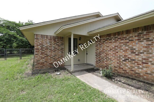 Foto del edificio - 811 Clyde St