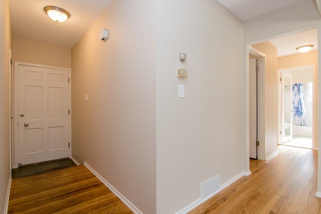 Foto del edificio - 2751 Aurora St