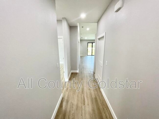 Building Photo - 12039 Tetzel Ave