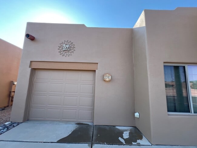 Building Photo - 3741 S Avenida de Encino