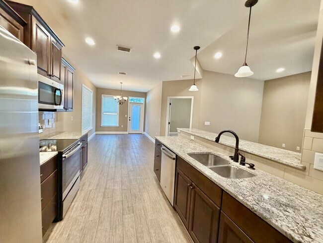 Foto del edificio - 131 Fetting Ave