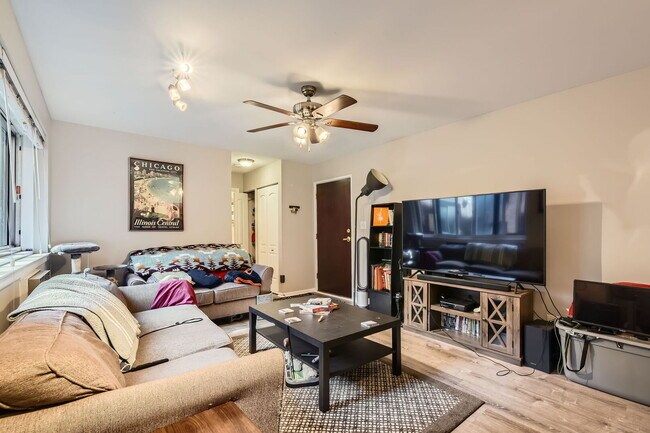 Foto del edificio - 644 W Arlington Pl