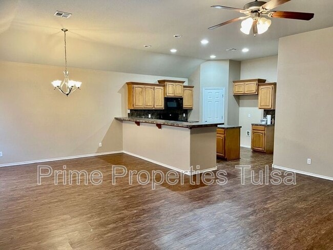 Foto del edificio - 108 E Granger St