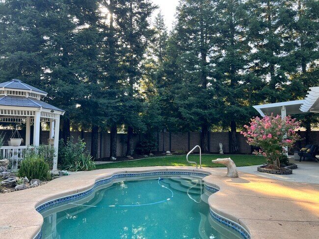 Building Photo - 3005 Copper Creek Dr