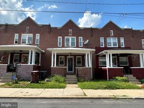 Building Photo - 2713 Thompson Pl