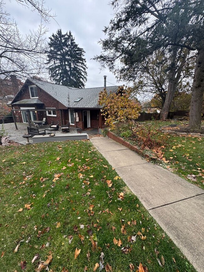 Foto del edificio - Spacious Private Oasis - 3 Bedroom 2 Bathr...