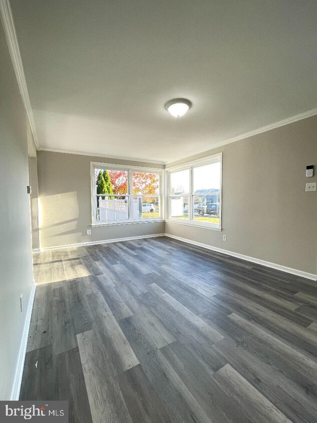 Primary Photo - 208 Knight Ave