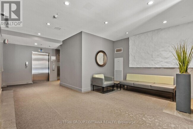 Building Photo - 383 Cumberland St