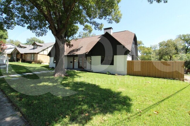 Foto del edificio - 9342 Springwater Dr