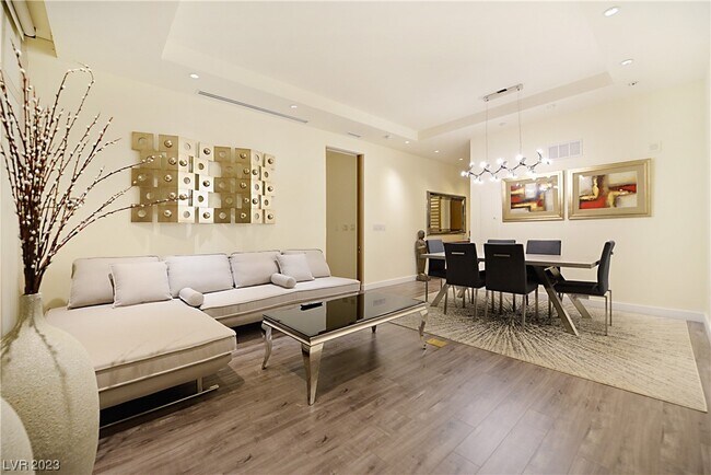 Building Photo - 3750 Las Vegas Blvd S