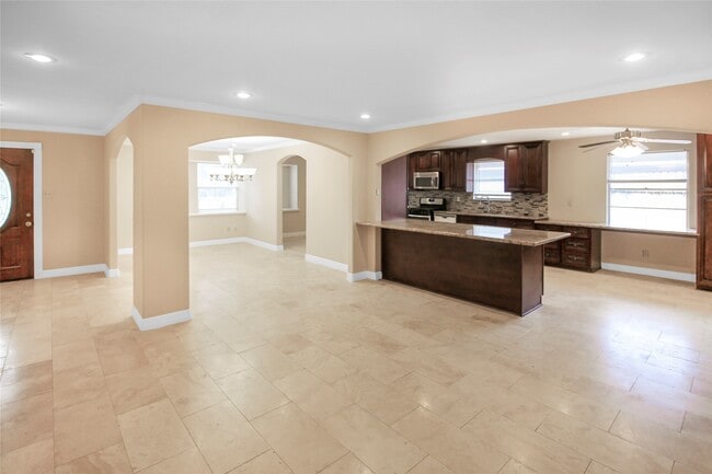 Building Photo - 5738 Willowbend Blvd