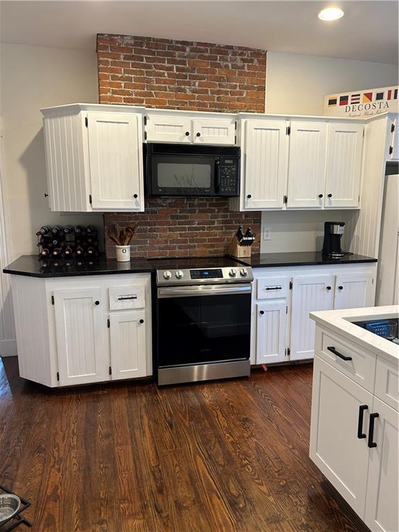 Building Photo - 12 Bull St