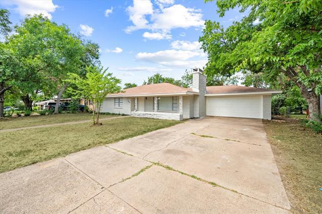 Building Photo - 4135 Carma Dr