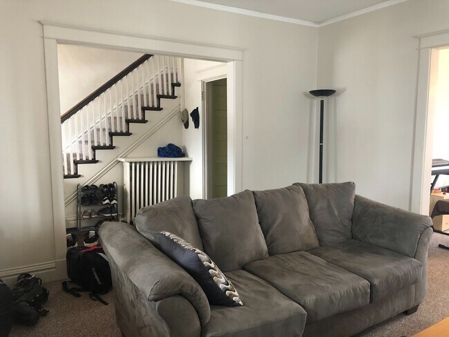 Foto del edificio - AVAILABLE JUNE - Traditional 4 Bed 2 Bath ...