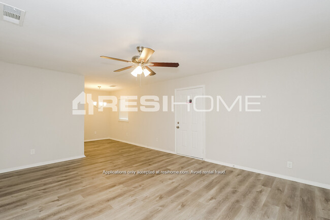 Building Photo - 12308 Spring Branch Drive