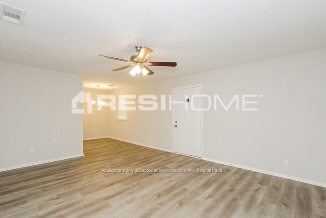 Foto del edificio - 12308 Spring Branch Drive