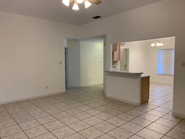 Building Photo - 15733 Dyna St