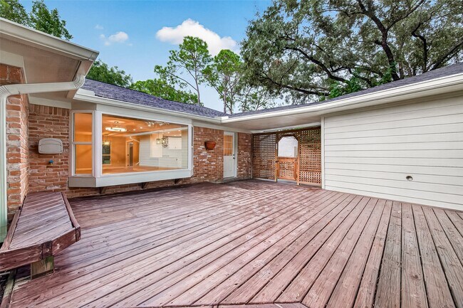 Building Photo - 1722 Shannon Valley Dr