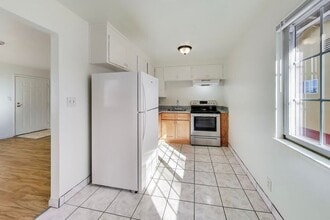 Building Photo - 5681 Hoffman Ct