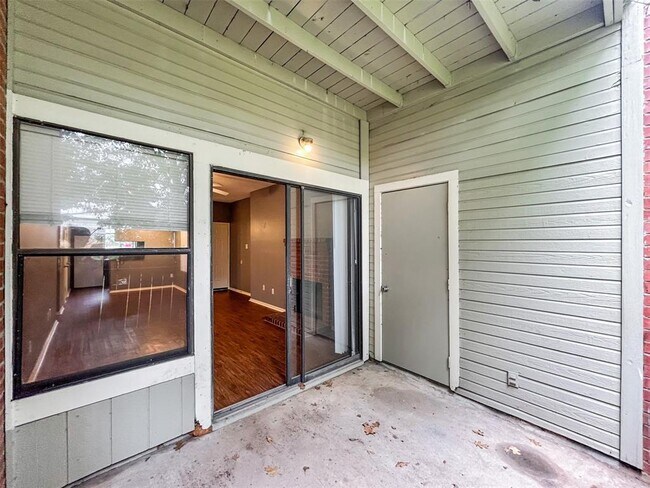 Building Photo - 9509 Kempler Dr